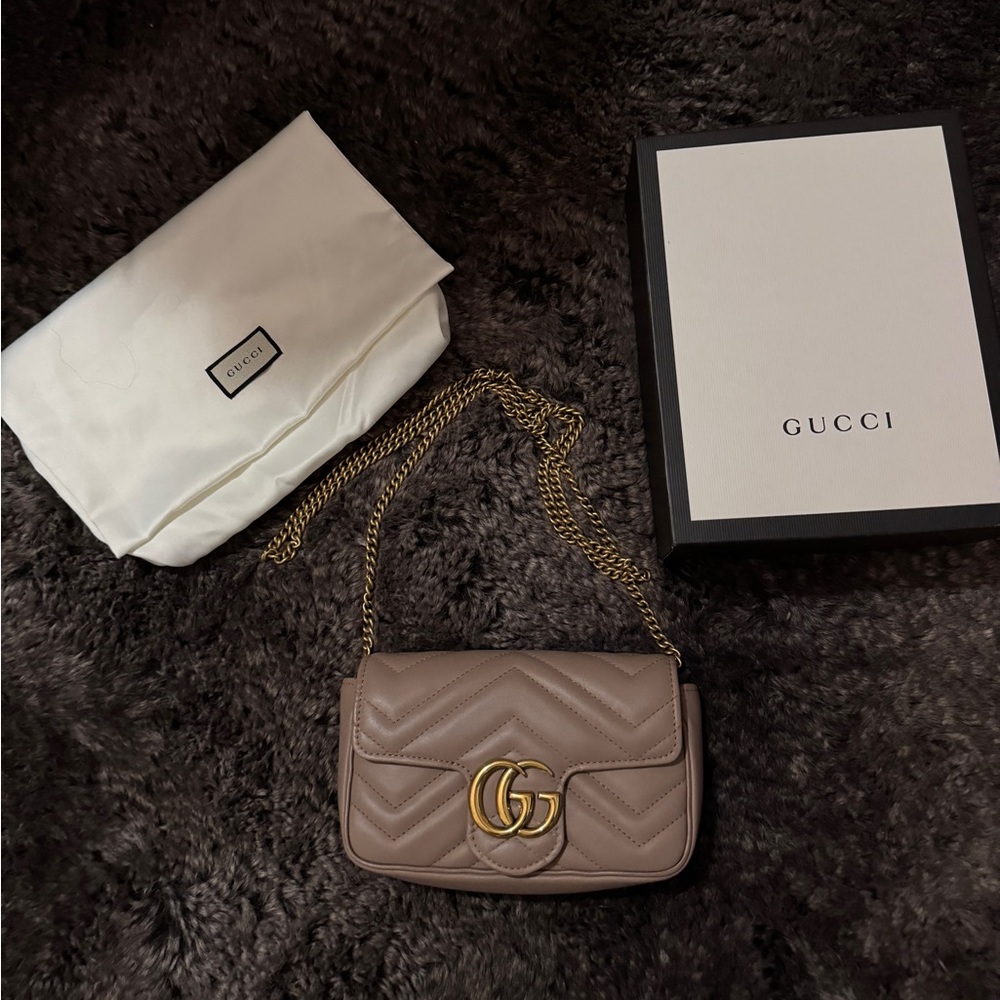 Gucci marmont super mini bag